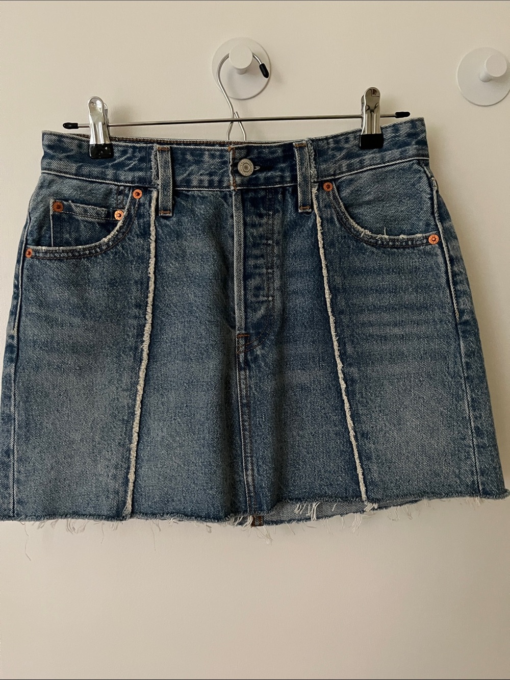 Levi’s Icon mini denim skirt - size 26